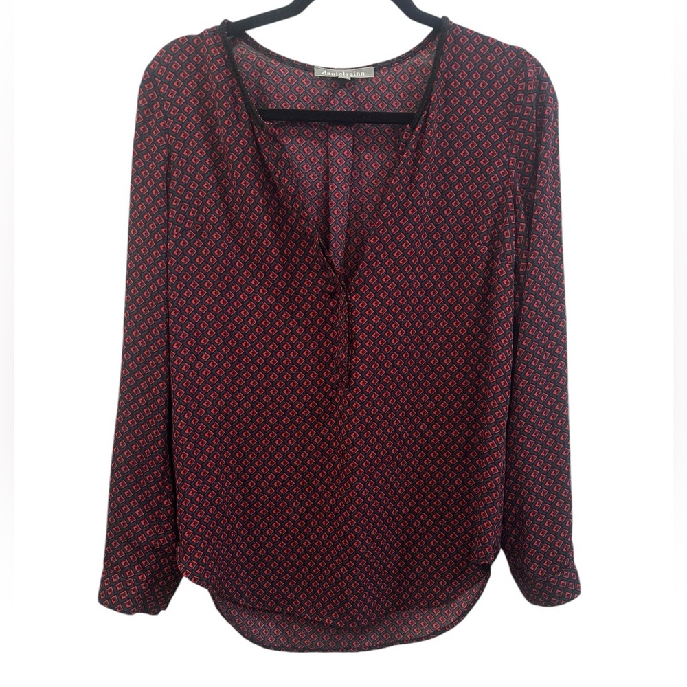 Daniel Rainn Blouse Half Button Front Blue and Red Pattern Womens Size S EUC